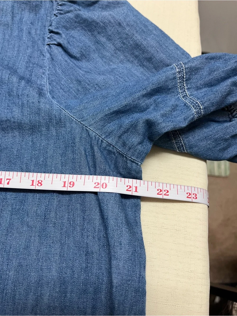 Loft L cotton puff sleeve chambray top